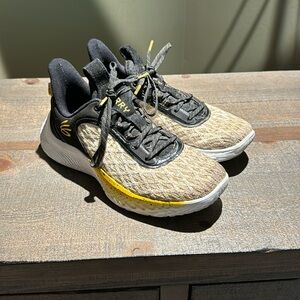 Under Amour Curry Sneakers